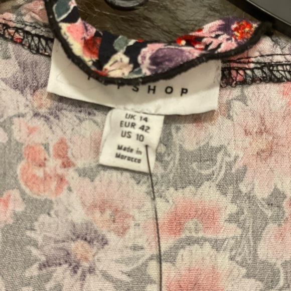 NWT TOPSHOP Smocked Floral Wrap Crop Top - Picture 11 of 11